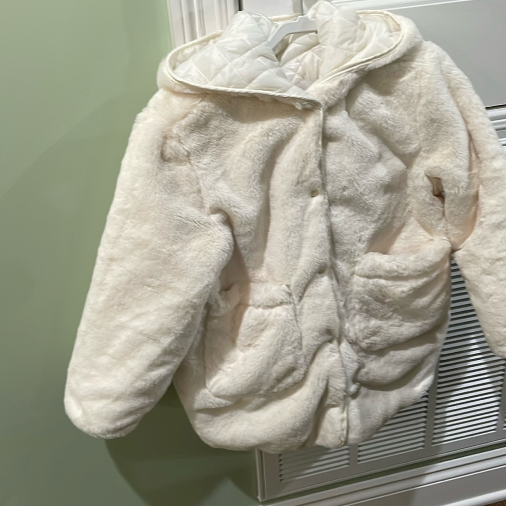 EUC GB Girls cream colored fur/quilted coat (reversible)